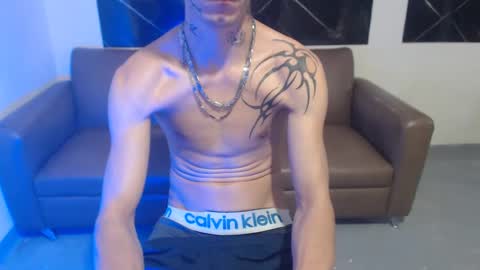 dan_jonson15 online show from September 11, 6:08 pm