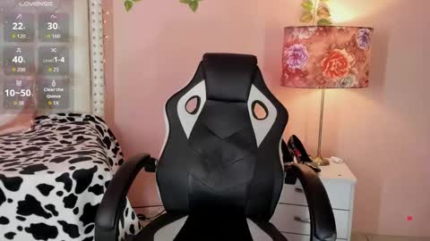 Snapshot of dan_scoott chatting on November 22, 7:46 pm Danny online show from November 22, 7:46 pm