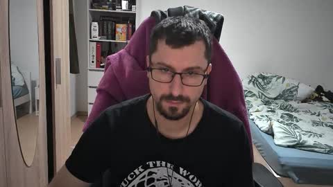 King Dan online show from November 2, 8:44 pm