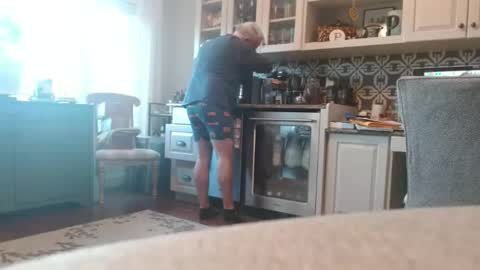 Snapshot of dan_va chatting on December 22, 12:38 pm Dan online show from December 22, 12:38 pm