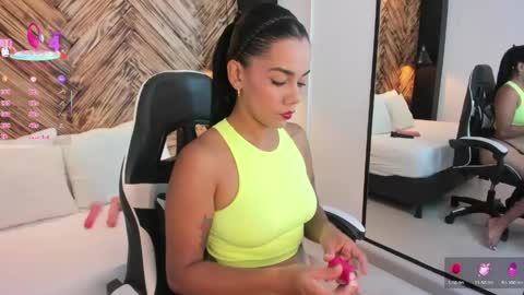 D A N A  online show from April 18, 12:20 pm