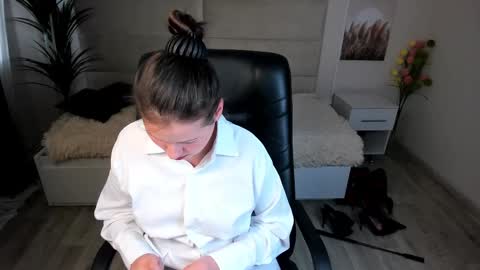 Dana Dom online show from February 9, 5:50 am