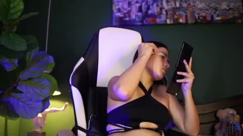 Snapshot of danaa_rousee_ chatting on July 22, 6:22 pm Dana Rouse online show from July 22, 6:22 pm
