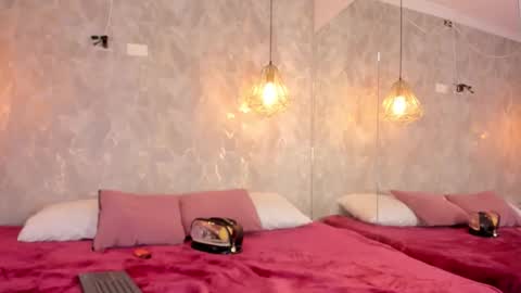 Snapshot of danaandthamaraangels chatting on October 27, 10:58 pm online show from October 27, 10:58 pm