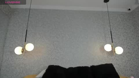 Snapshot of danaandthamaraangels chatting on November 27, 9:06 pm online show from November 27, 9:06 pm