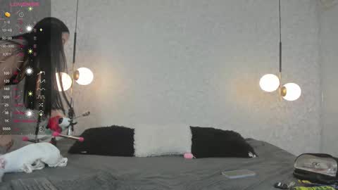 Snapshot of danaandthamaraangels chatting on December 13, 10:15 pm online show from December 13, 10:15 pm