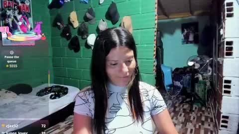 Snapshot of danaarey chatting on May 19, 11:22 pm Danaa Rey online show from May 19, 11:22 pm