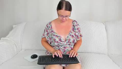 Snapshot of danajhonson chatting on July 14, 6:07 am danajhonson online show from July 14, 6:07 am