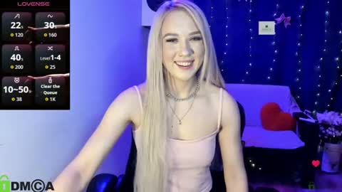 dances_queen online show from June 10, 7:07 am