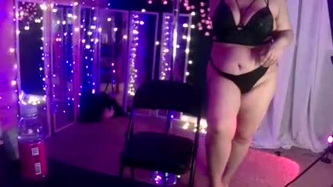 danceswithpleasers94 online show from January 9, 4:15 am
