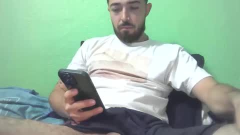 Snapshot of dani3l9905 chatting on December 5, 2:20 am dani3l9905 online show from December 5, 2:20 am