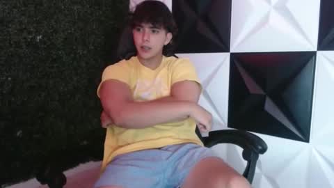 Snapshot of dani_cumboy chatting on February 6, 3:06 am dani_cumboy online show from February 6, 3:06 am