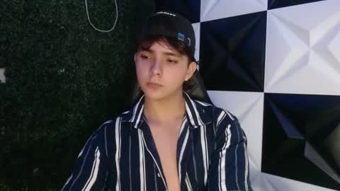 Snapshot of dani_cumboy chatting on February 24, 4:49 am dani_cumboy online show from February 24, 4:49 am