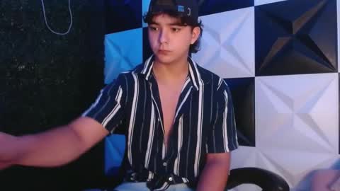 Snapshot of dani_cumboy chatting on February 26, 6:04 am dani_cumboy online show from February 26, 6:04 am