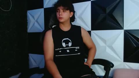 Snapshot of dani_cumboy chatting on March 1, 3:53 am dani_cumboy online show from March 1, 3:53 am