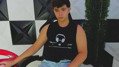 Snapshot of dani_cumboy chatting on September 19, 2:18 pm dani_cumboy online show from September 19, 2:18 pm