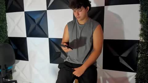 Snapshot of dani_cumboy chatting on October 25, 2:35 pm dani_cumboy online show from October 25, 2:35 pm