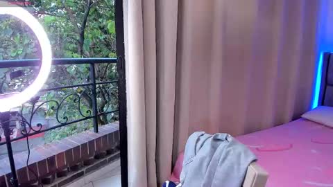 Snapshot of dani_cutee_ chatting on November 16, 8:58 pm Dani online show from November 16, 8:58 pm