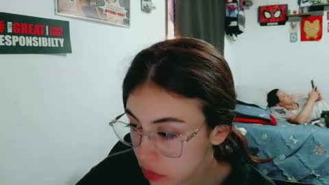 dani y jocelyn online show from April 21, 5:06 pm