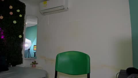 dani_lue online show from December 15, 12:17 pm