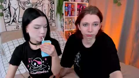 Snapshot of dani_mur chatting on September 22, 11:51 pm Daniel online show from September 22, 11:51 pm