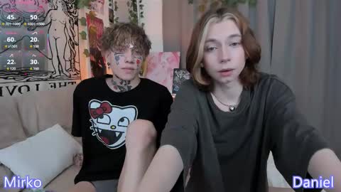 Snapshot of dani_mur chatting on November 3, 7:15 pm Daniel online show from November 3, 7:15 pm