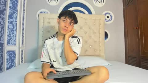 Snapshot of dani_rivass chatting on September 13, 11:32 am Daniel online show from September 13, 11:32 am