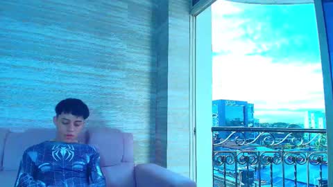 Snapshot of dani_rivass chatting on October 1, 11:27 am Daniel online show from October 1, 11:27 am