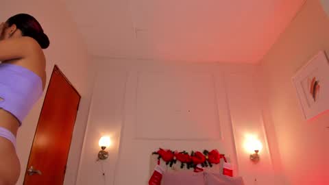 Hi I am Dani online show from December 13, 11:34 am