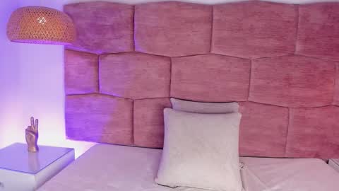 Snapshot of dani_velvet chatting on November 29, 3:09 am online show from November 29, 3:09 am