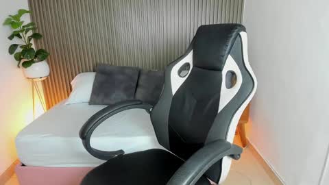 Dania online show from December 20, 3:31 pm