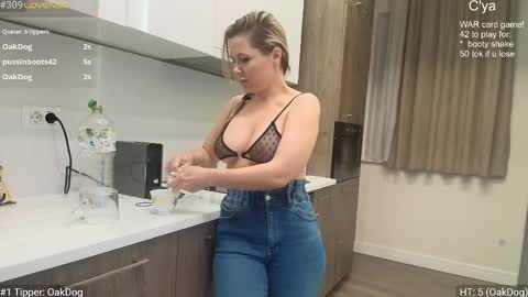 Snapshot of daniangel_web chatting on May 29, 7:01 pm daniangel_web online show from May 29, 7:01 pm