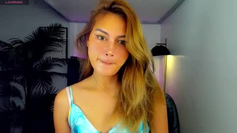 Snapshot of danicawinks chatting on May 31, 10:22 pm Danica online show from May 31, 10:22 pm