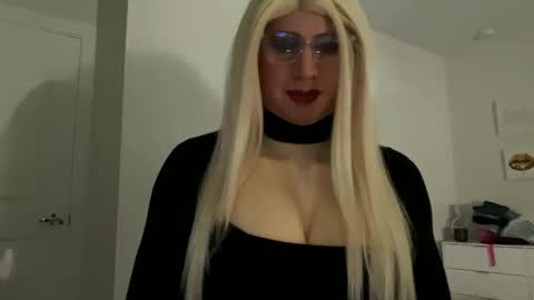 danicdgirl online show from February 15, 4:03 pm