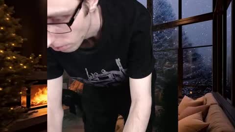 Snapshot of daniel9121 chatting on December 27, 9:00 pm Daniel9121 online show from December 27, 9:00 pm