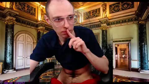 Snapshot of daniel9121 chatting on March 10, 12:15 pm Daniel9121 online show from March 10, 12:15 pm