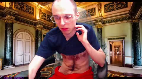 Snapshot of daniel9121 chatting on March 11, 6:43 am Daniel9121 online show from March 11, 6:43 am