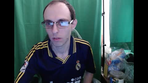 Snapshot of daniel9121 chatting on February 12, 10:32 am Daniel9121 online show from February 12, 10:32 am