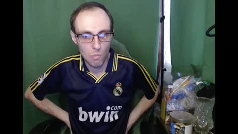 Snapshot of daniel9121 chatting on February 16, 11:28 am Daniel9121 online show from February 16, 11:28 am