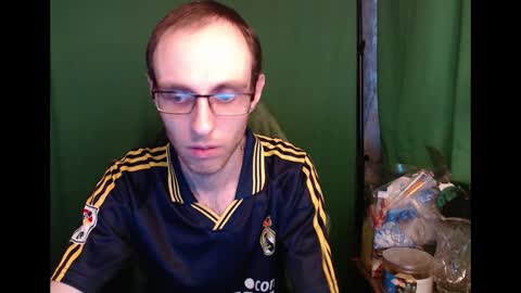 Snapshot of daniel9121 chatting on February 17, 1:07 pm Daniel9121 online show from February 17, 1:07 pm