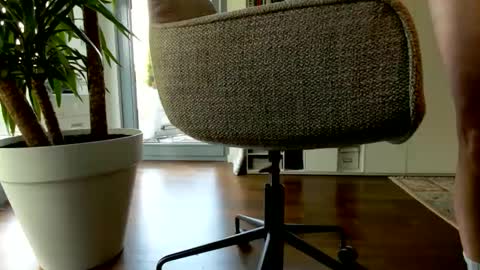 daniel_cute_xl online show from April 25, 8:28 am