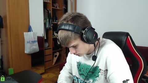 Snapshot of daniel_padalecki chatting on December 10, 9:11 pm Daniel online show from December 10, 9:11 pm