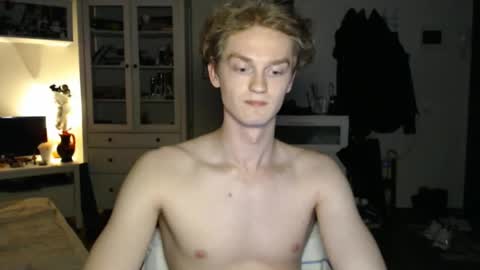 Snapshot of daniel_yumm chatting on June 5, 8:14 pm Daniel online show from June 5, 8:14 pm