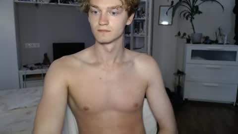 Snapshot of daniel_yumm chatting on June 13, 9:07 am Daniel online show from June 13, 9:07 am