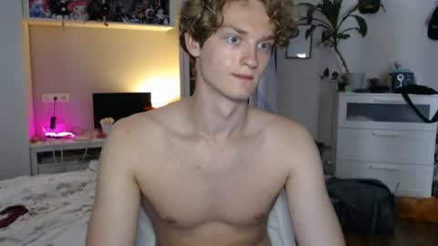 Snapshot of daniel_yumm chatting on June 22, 10:56 am Daniel online show from June 22, 10:56 am