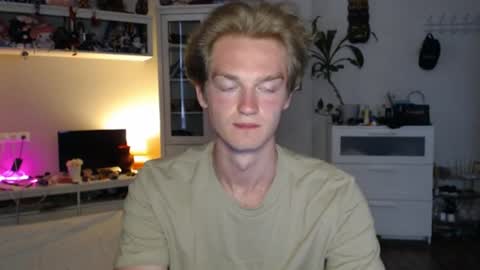 Snapshot of daniel_yumm chatting on July 3, 4:08 am Daniel online show from July 3, 4:08 am