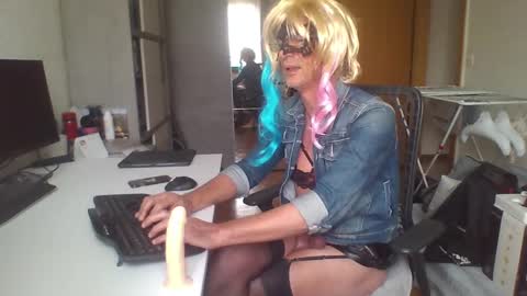 Snapshot of daniela69i chatting on February 13, 1:48 pm newcumer online show from February 13, 1:48 pm