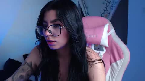 Snapshot of daniela_cute22 chatting on March 4, 3:34 am DANIELA online show from March 4, 3:34 am