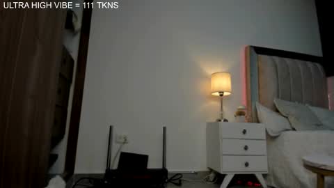  independent model   online show from October 26, 3:34 am