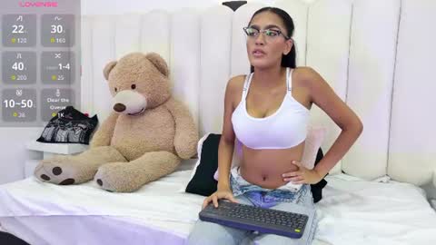 Snapshot of daniela_mendozza chatting on July 21, 12:29 pm Dani online show from July 21, 12:29 pm
